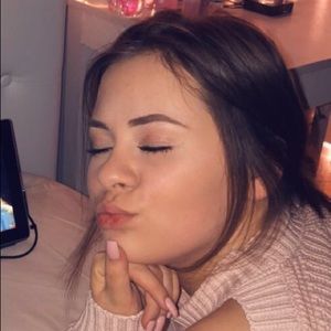 Meet your Posher, Nadia